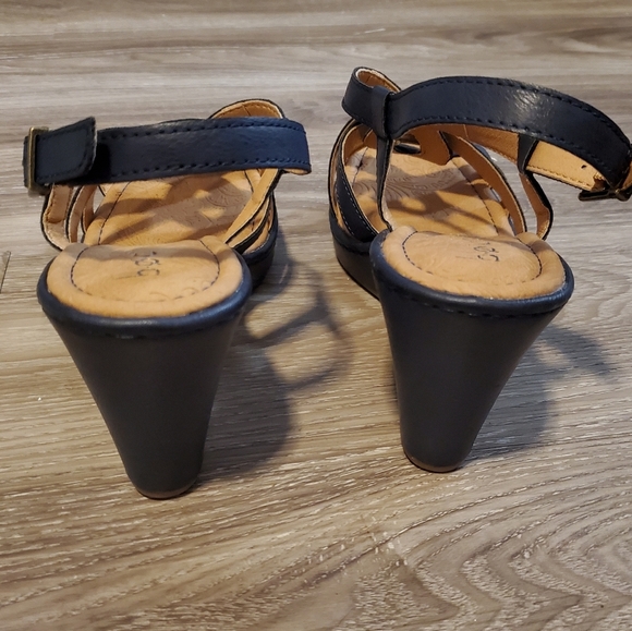 Born navy wedges size 10 - Picture 6 of 8